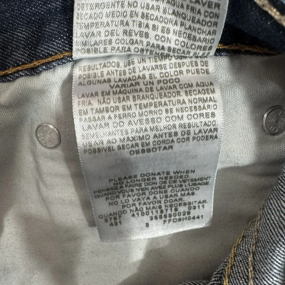 Levis actual size